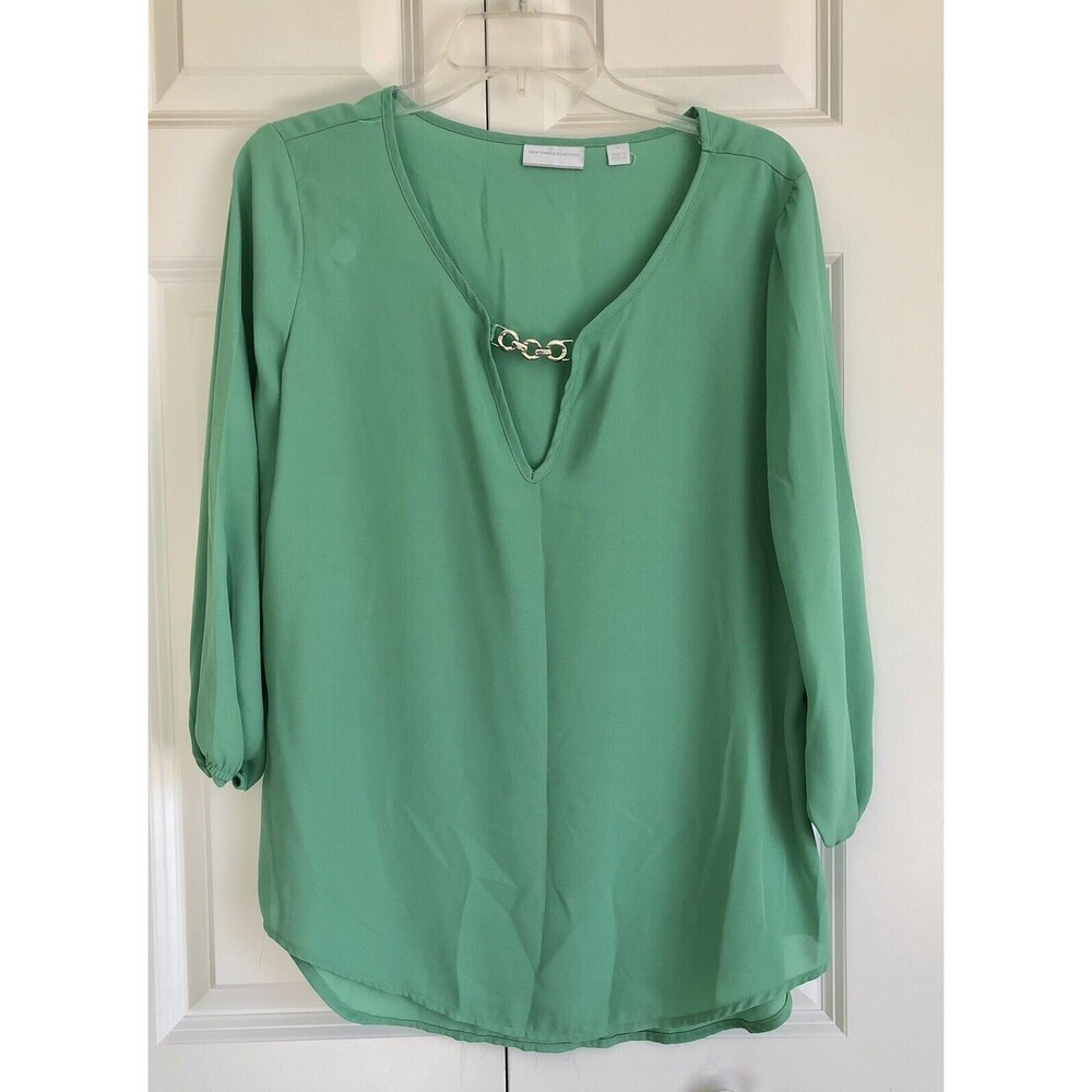 NEW YORK & COMPANY WOMEN'S BLOUSE SIZE M GREEN, V NECK, 3/4 SLEEVES 1